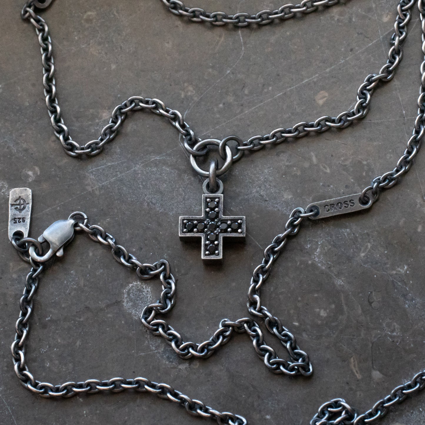 Collier avec Croix [CH022-BSPA]