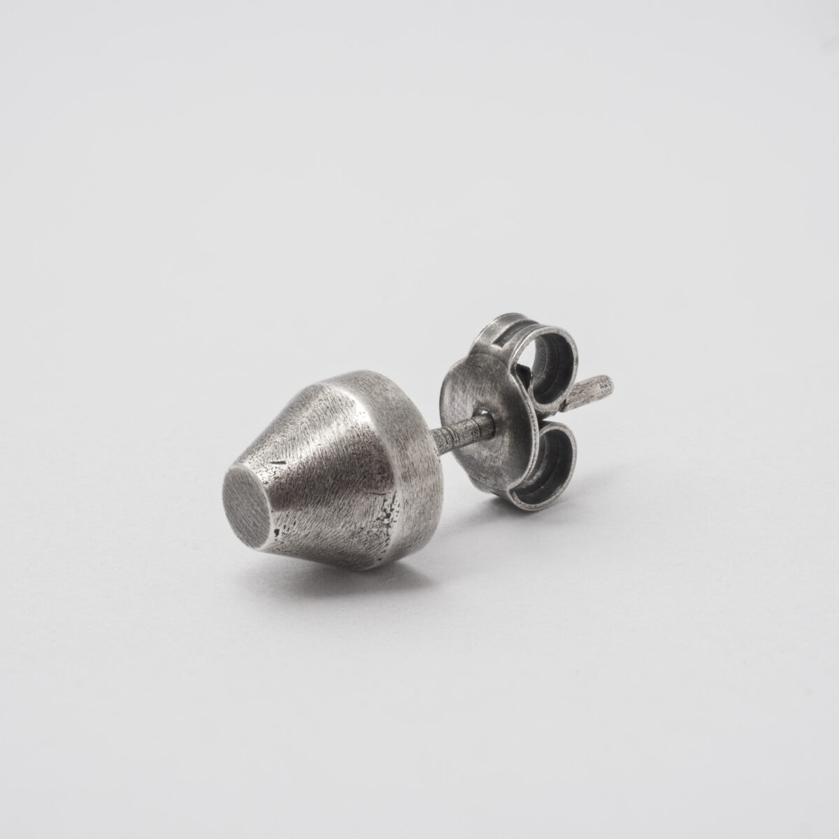 Spike stud - Model No. ER002